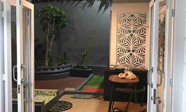 dijual rumah cantik 2 lantai siap pakai di Semarang Atas