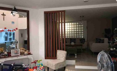 dijual rumah cantik 2 lantai siap pakai di Semarang Atas