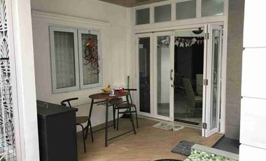 dijual rumah cantik 2 lantai siap pakai di Semarang Atas