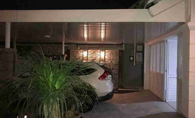 dijual rumah cantik 2 lantai siap pakai di Semarang Atas