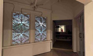 dijual rumah cantik 2 lantai siap pakai di Semarang Atas