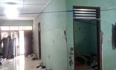 Rumah Luas dengan Halaman Depan & Belakang di Serdang, Jakarta Pusat