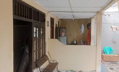 Rumah Luas dengan Halaman Depan & Belakang di Serdang, Jakarta Pusat