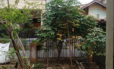 Rumah Luas dengan Halaman Depan & Belakang di Serdang, Jakarta Pusat