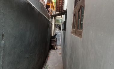 Rumah Luas dengan Halaman Depan & Belakang di Serdang, Jakarta Pusat