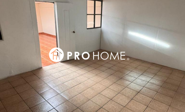 Oportunidad en Calle Valdivia: Casa amplia e independiente