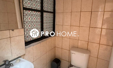 Oportunidad en Calle Valdivia: Casa amplia e independiente