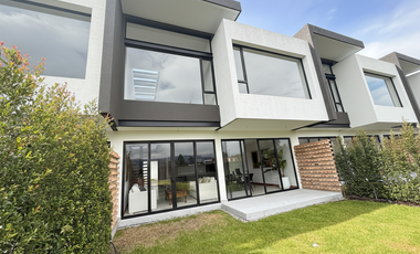 Casa en venta dentro de Urbanización, Tumbaco