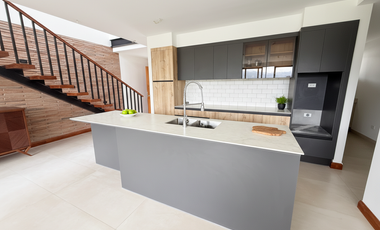 Casa en venta dentro de Urbanización, Tumbaco