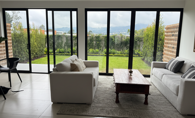 Casa en venta dentro de Urbanización, Tumbaco