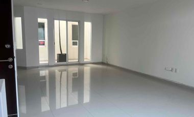 EN RENTA DEPARTAMENTO PLANTA BAJA