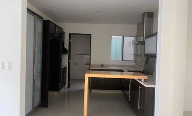 EN RENTA DEPARTAMENTO PLANTA BAJA