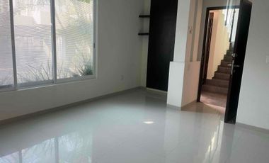 EN RENTA DEPARTAMENTO PLANTA BAJA