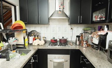 SE VENDE HERMOSA CASA EN CALLE MIGUEL GUERRERO.