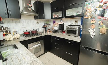 SE VENDE HERMOSA CASA EN CALLE MIGUEL GUERRERO.