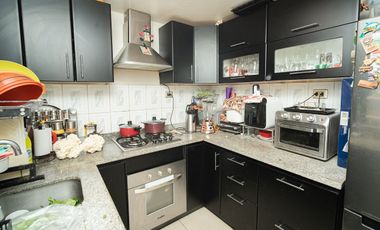 SE VENDE HERMOSA CASA EN CALLE MIGUEL GUERRERO.