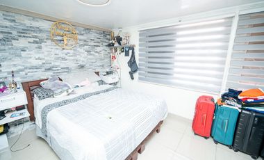 SE VENDE HERMOSA CASA EN CALLE MIGUEL GUERRERO.