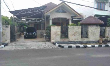 Rumah Mewah 2 lantai Graha Asri +Gazebo