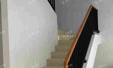 dijual rumah mewah dua lantai siap huni di royal spring hertasning gowa