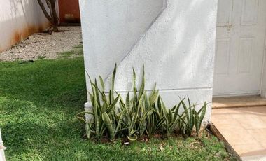 CASA EN RENTA EN MERIDA F-1124, 3 REC. PRIV. LA HACIENDA $14,000.00