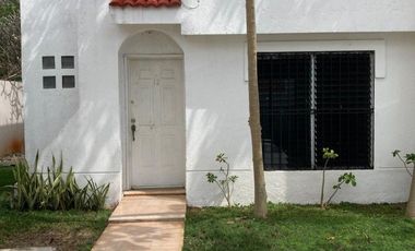 CASA EN RENTA EN MERIDA F-1124, 3 REC. PRIV. LA HACIENDA $14,000.00