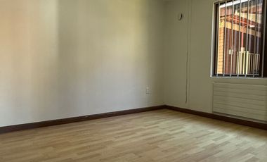 ARRIENDA GRAN CASA 4 DORMITORIOS 3 BAÑOS PISCINA SECTOR TORREMOLINOS