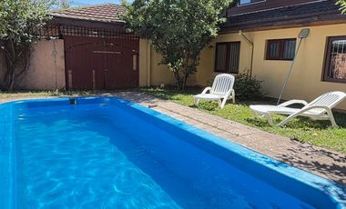 ARRIENDA GRAN CASA 4 DORMITORIOS 3 BAÑOS PISCINA SECTOR TORREMOLINOS