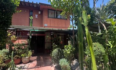 Se Vende Gran Casa en Villa Frei Dos Pisos 6D+2B+E