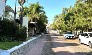 RENTA de DEPARTAMENTO amueblado en Vista Real