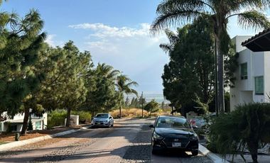 RENTA de DEPARTAMENTO amueblado en Vista Real