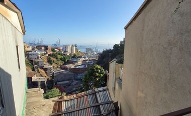 Se arrienda hermosa casa en calle Marambio - Cordillera