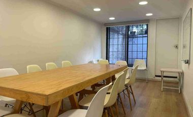 Oficina primer piso avenida Salvador Providencia.