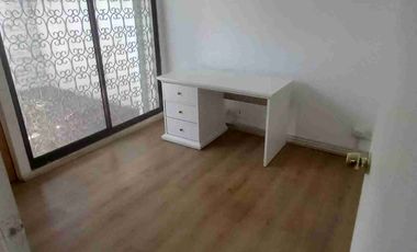 Oficina primer piso avenida Salvador Providencia.