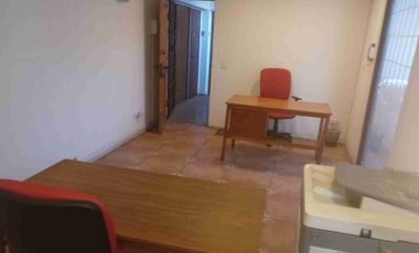 Oficina primer piso avenida Salvador Providencia.