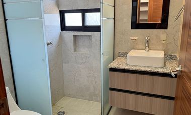 SE RENTA CASA EN VITANA RESIDENCIAL $19,000.00 ZONA CUCSH