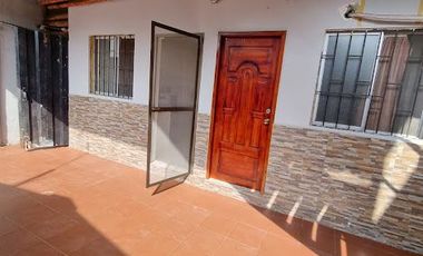 Habitación Amoblada en Alquiler en Urdesa Norte, Incluye todos los Servicios.