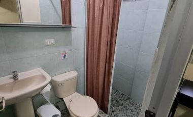 Habitación Amoblada en Alquiler en Urdesa Norte, Incluye todos los Servicios.