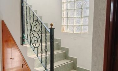 CASA EN VENTA FRENTE A MUNDO E