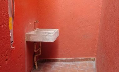 CASA EN VENTA FRENTE A MUNDO E