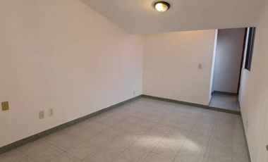 CASA EN VENTA FRENTE A MUNDO E