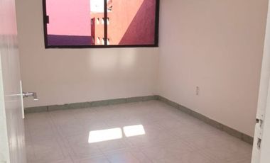 CASA EN VENTA FRENTE A MUNDO E