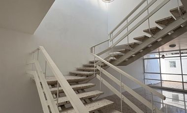 CASA REMODELADA EN JARDINES DEL COUNTRY