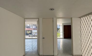 CASA REMODELADA EN JARDINES DEL COUNTRY