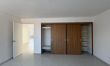 CASA REMODELADA EN JARDINES DEL COUNTRY