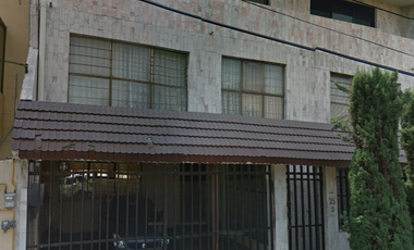 CASA EN REMATE EN LIORNA NUEVA ORIENTAL COAPA CDMX