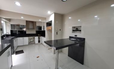 En Venta Departamento Flat 1° piso - San Isidro