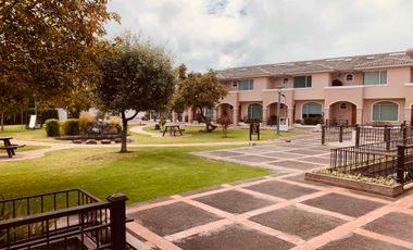 CASA EN ARRIENDO 3 DOMITORIOS , EN CONJUNTO - SECTOR LA PRIMAVERA CUMBAYA