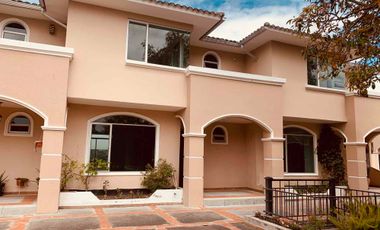 CASA EN ARRIENDO 3 DOMITORIOS , EN CONJUNTO - SECTOR LA PRIMAVERA CUMBAYA