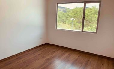 CASA EN ARRIENDO 3 DOMITORIOS , EN CONJUNTO - SECTOR LA PRIMAVERA CUMBAYA