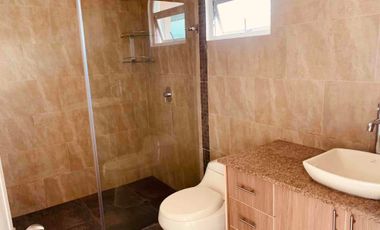 CASA EN ARRIENDO 3 DOMITORIOS , EN CONJUNTO - SECTOR LA PRIMAVERA CUMBAYA